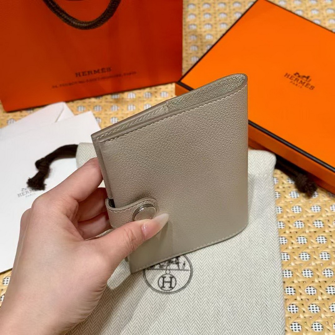 Hermes R.M.S. Passport Holder Handmade In Evecolor Calfskin Leather Enamel Fittings Hardware 10 Craie - Image 10
