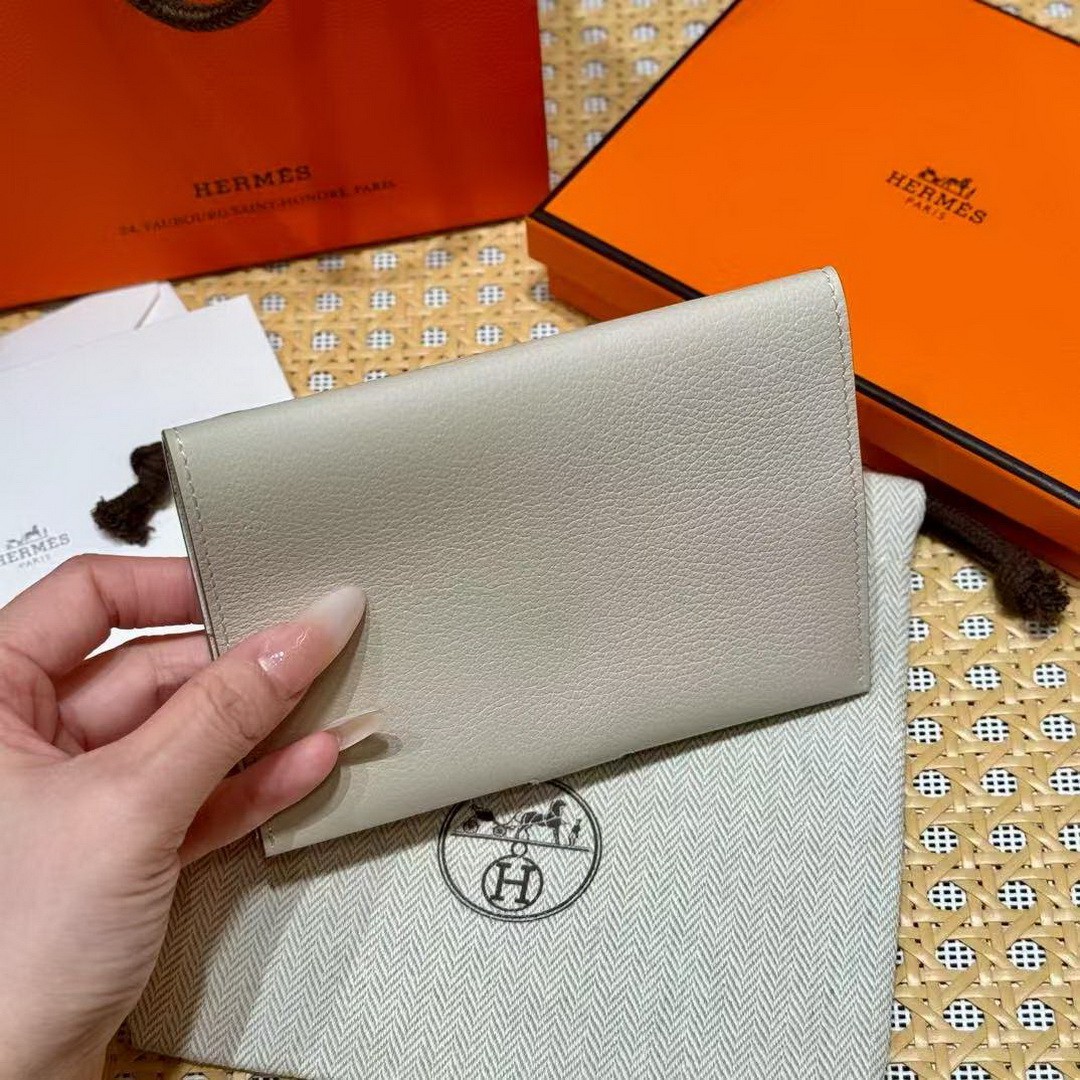 Hermes R.M.S. Passport Holder Handmade In Evecolor Calfskin Leather Enamel Fittings Hardware 10 Craie - Image 8