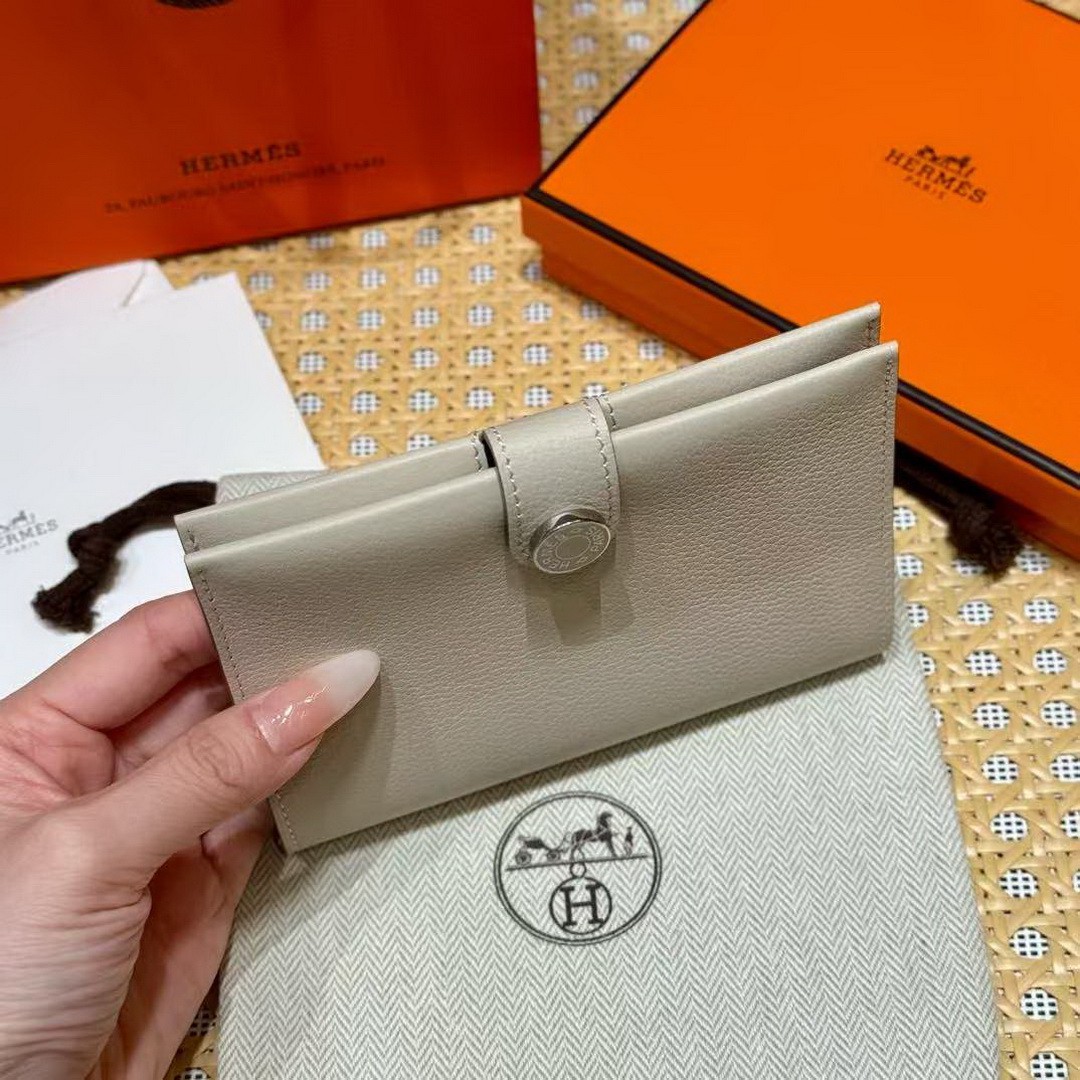 Hermes R.M.S. Passport Holder Handmade In Evecolor Calfskin Leather Enamel Fittings Hardware 10 Craie - Image 7