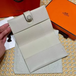 Hermes R.M.S. Passport Holder Handmade In Evecolor Calfskin Leather Enamel Fittings Hardware 10 Craie - Image 6
