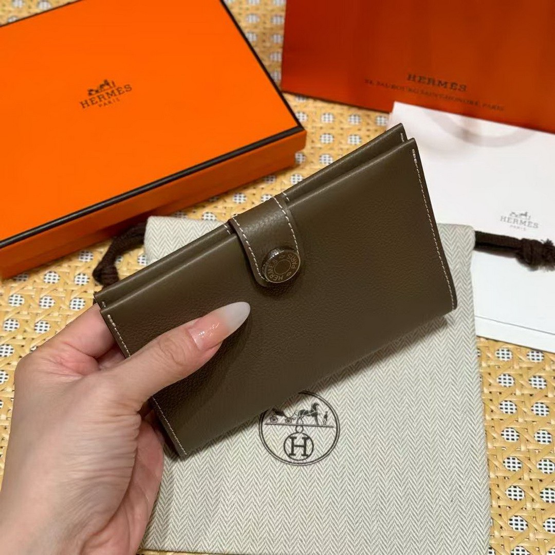 Hermes R.M.S. Passport Holder Handmade In Evecolor Calfskin Leather Enamel Fittings Hardware 18 Etoupe - Image 8