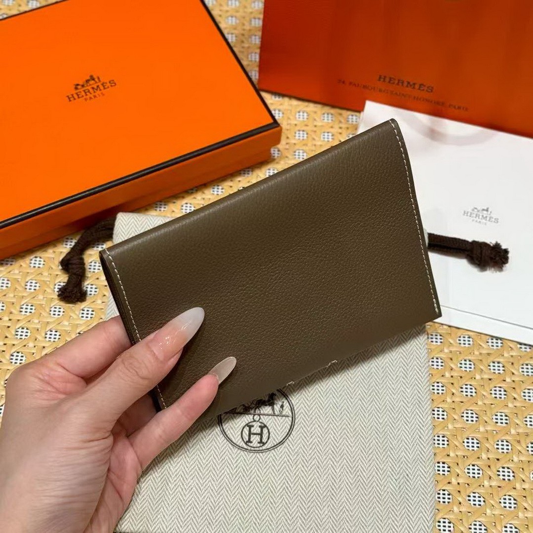 Hermes R.M.S. Passport Holder Handmade In Evecolor Calfskin Leather Enamel Fittings Hardware 18 Etoupe - Image 7