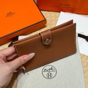 Hermes R.M.S. Passport Holder Handmade In Evecolor Calfskin Leather Enamel Fittings Hardware 37 Gold - Image 8