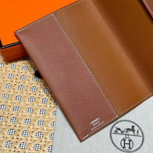 Hermes R.M.S. Passport Holder Handmade In Evecolor Calfskin Leather Enamel Fittings Hardware 37 Gold - Image 5