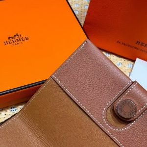 Hermes R.M.S. Passport Holder Handmade In Evecolor Calfskin Leather Enamel Fittings Hardware 37 Gold - Image 4
