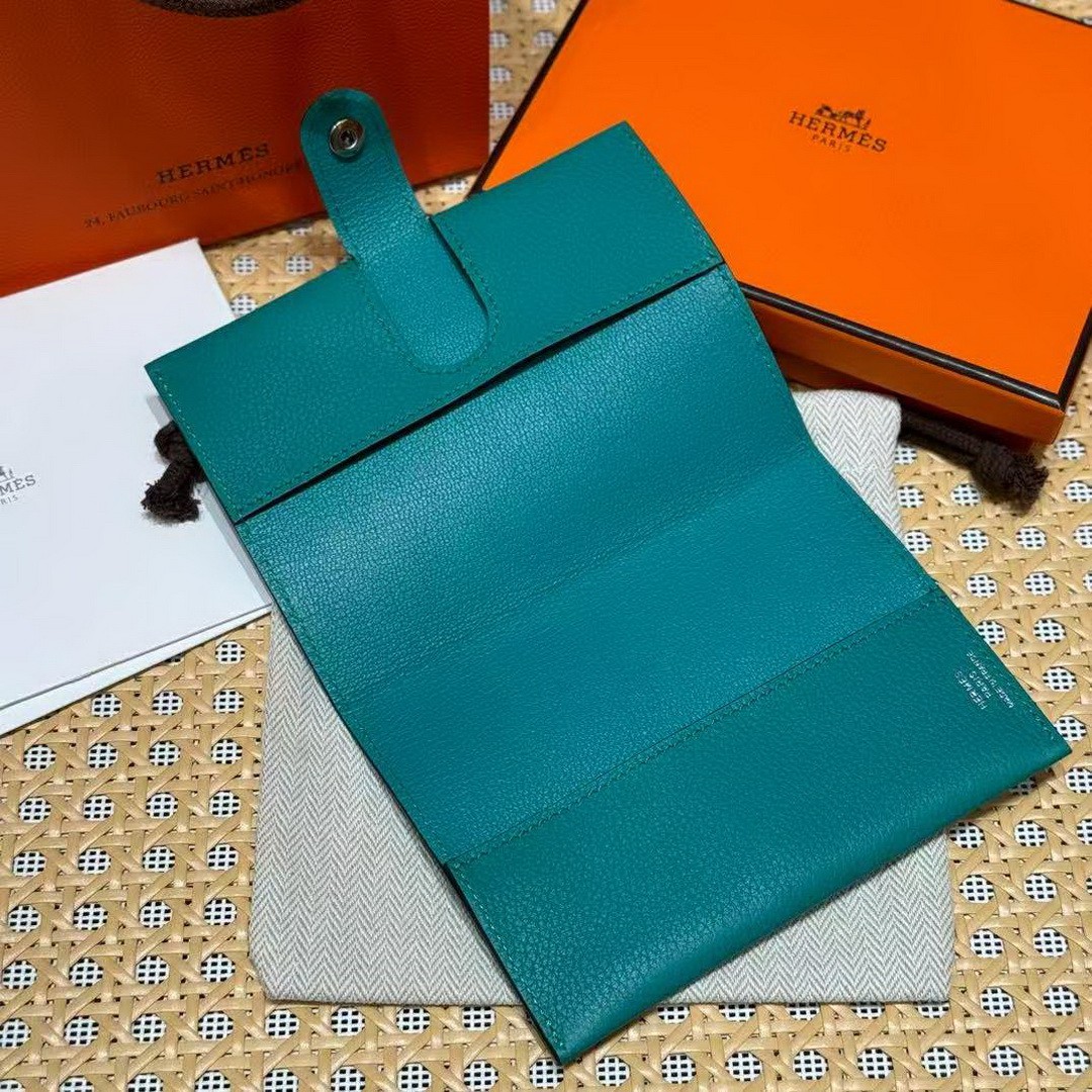 Hermes R.M.S. Passport Holder Handmade In Evecolor Calfskin Leather Enamel Fittings Hardware 6w Menthe - Image 5