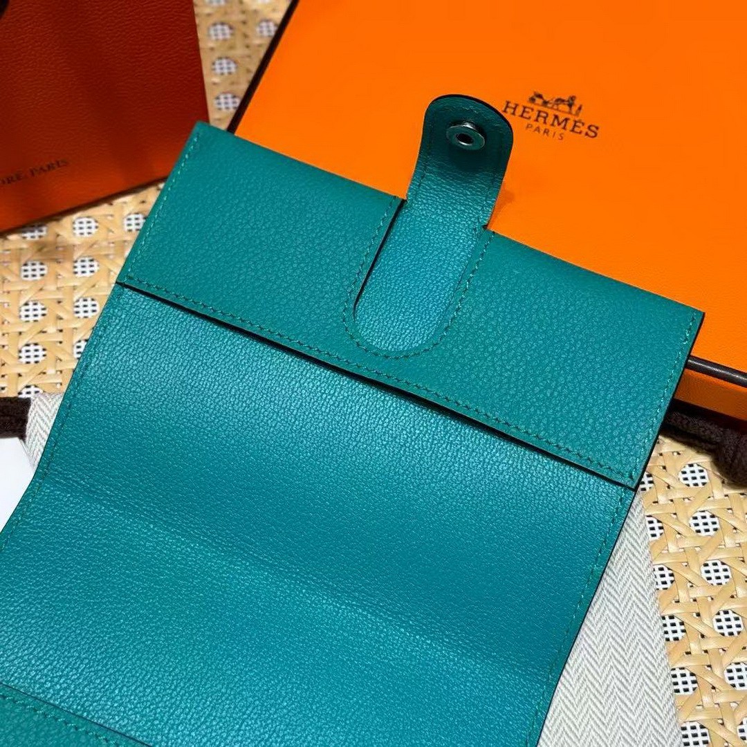 Hermes R.M.S. Passport Holder Handmade In Evecolor Calfskin Leather Enamel Fittings Hardware 6w Menthe - Image 4