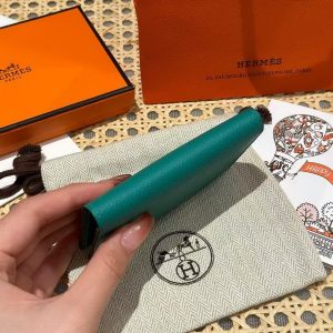 Hermes R.M.S. Card Holder Handmade In Evecolor Calfskin Leather Enamel Fittings Hardware 6u Vert D'Eau 9o Jaune De Naples - Image 11