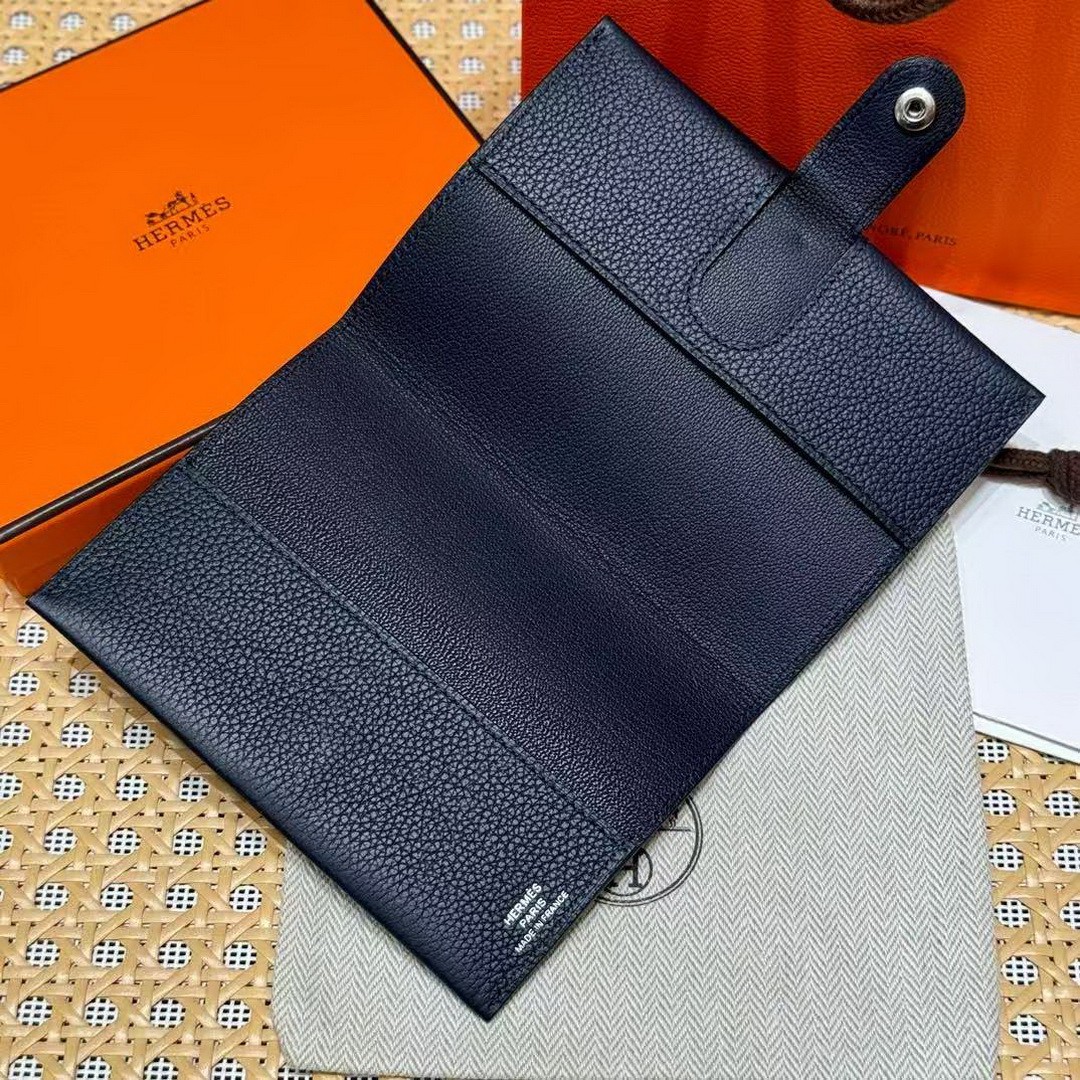 Hermes R.M.S. Passport Holder Handmade In Evecolor Calfskin Leather Enamel Fittings Hardware 2z Blue Nuit - Image 6