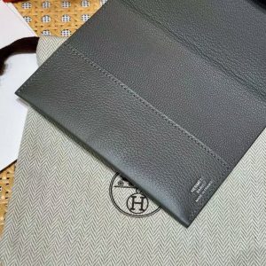 Hermes R.M.S Passport Holder Handmade In Evecolor Calfskin Leather Enamel Fittings Hardware 0L Gris Meyer - Image 4
