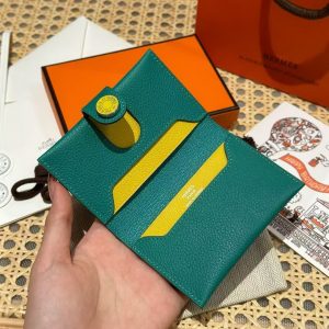 Hermes R.M.S. Card Holder Handmade In Evecolor Calfskin Leather Enamel Fittings Hardware 6u Vert D'Eau 9o Jaune De Naples - Image 9
