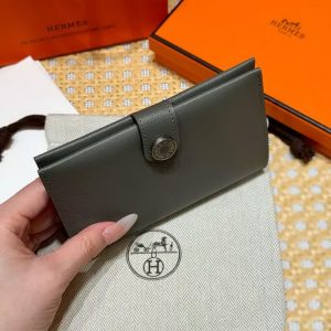 Hermes R.M.S Passport Holder Handmade In Evecolor Calfskin Leather Enamel Fittings Hardware 0L Gris Meyer - Image 8