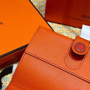 Hermes R.M.S. Passport Holder Handmade In Evecolor Calfskin Leather Enamel Fittings Hardware 9J Feu Orange - Image 4