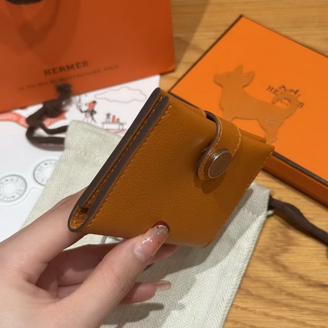 Hermes R.M.S. Card Holder Handmade In Evecolor Calfskin Leather Enamel Fittings Hardware i9 Apricot 37 Gold - Image 15