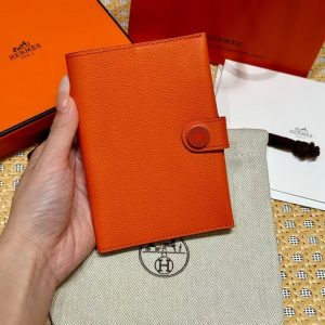 Hermes R.M.S. Passport Holder Handmade In Evecolor Calfskin Leather Enamel Fittings Hardware 9J Feu Orange