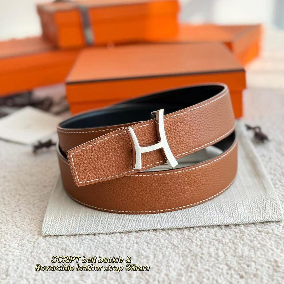 Hermes Script Belt Buckle & Reversible Leather Strap 38 mm Box 135 and Togo Calfskin Permabrass Buckle Yellow Gold Noir Gold - Image 4