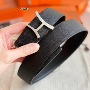 Hermes Script Belt Buckle & Reversible Leather Strap 38 mm Box 135 and Togo Calfskin Permabrass Buckle Yellow Gold Noir Noir - Image 3