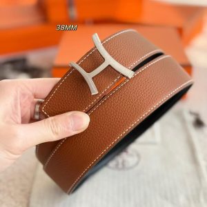 Hermes Script Belt Buckle & Reversible Leather Strap 38 mm Box 135 and Togo Calfskin Permabrass Buckle Yellow Gold Noir Gold - Image 3