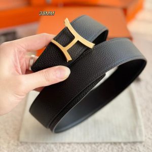 Hermes Script Belt Buckle & Reversible Leather Strap 38 mm Box 135 and Togo Calfskin Permabrass Buckle Yellow Gold Noir Noir - Image 7