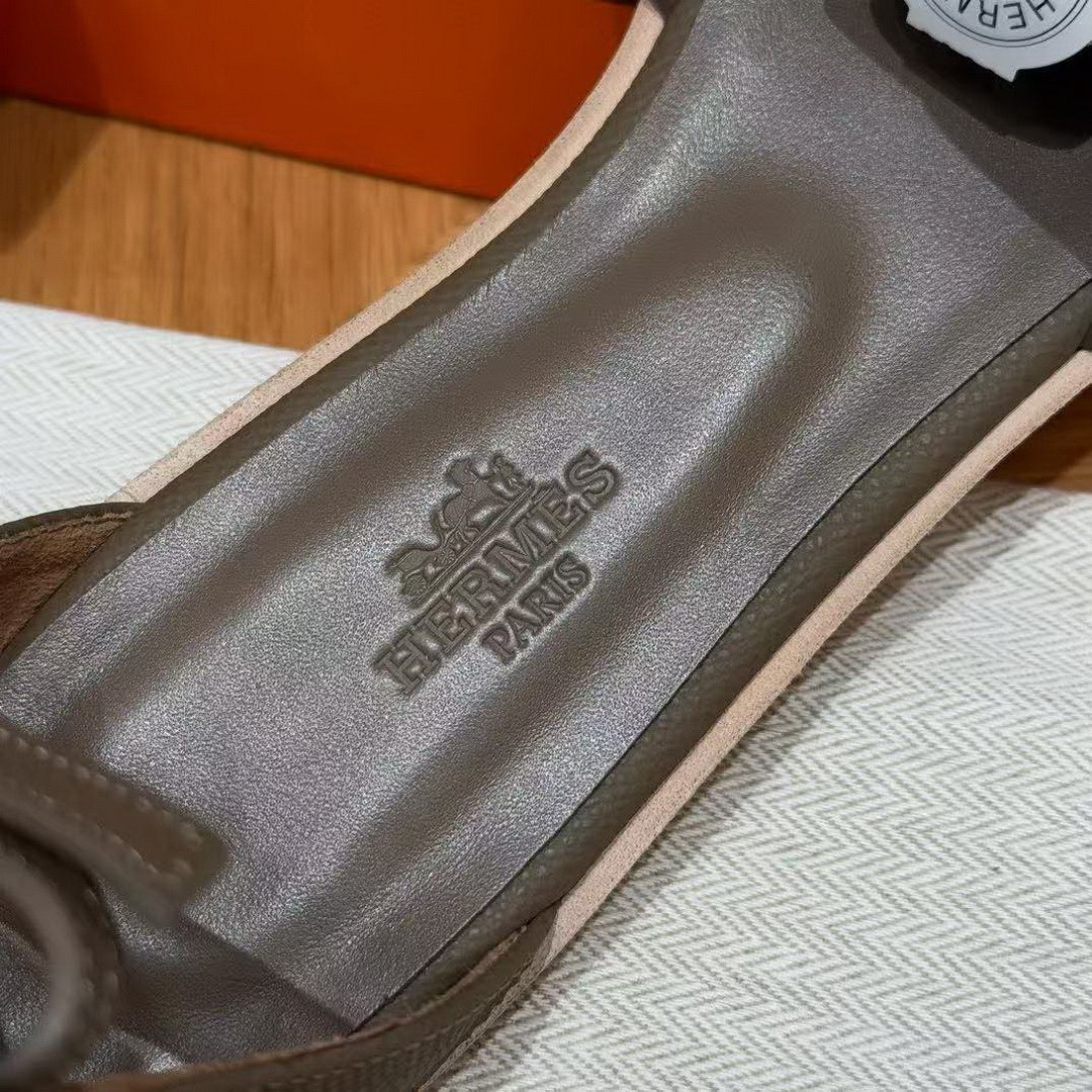 Hermes Santorini Sandal Women Epsom Calfskin Etoupe H182138Z X3360 - Image 11