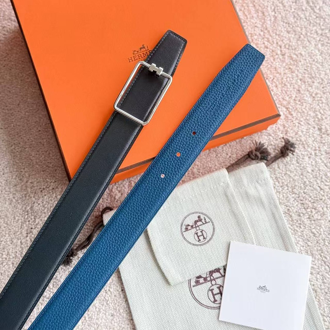 Hermes Tube H Belt Buckle & Reversible Leather Strap 38 mm Box 135 and Togo Calfskin Brushed Permabrass Buckle Yellow Gold Noir Bleu Tempête - Image 9