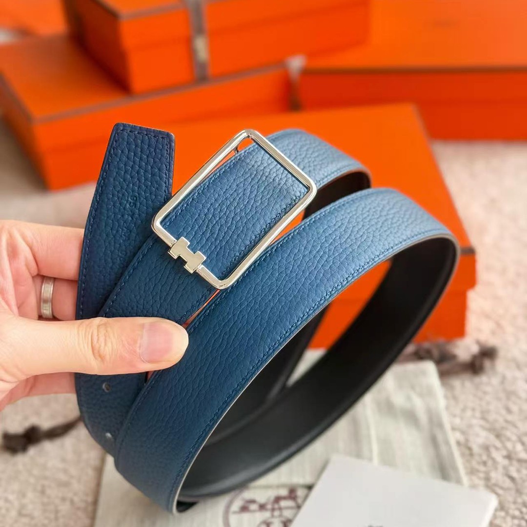 Hermes Tube H Belt Buckle & Reversible Leather Strap 38 mm Box 135 and Togo Calfskin Brushed Permabrass Buckle Yellow Gold Noir Bleu Tempête - Image 4