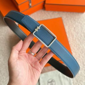 Hermes Tube H Belt Buckle & Reversible Leather Strap 38 mm Box 135 and Togo Calfskin Brushed Permabrass Buckle Yellow Gold Noir Bleu Tempête - Image 7