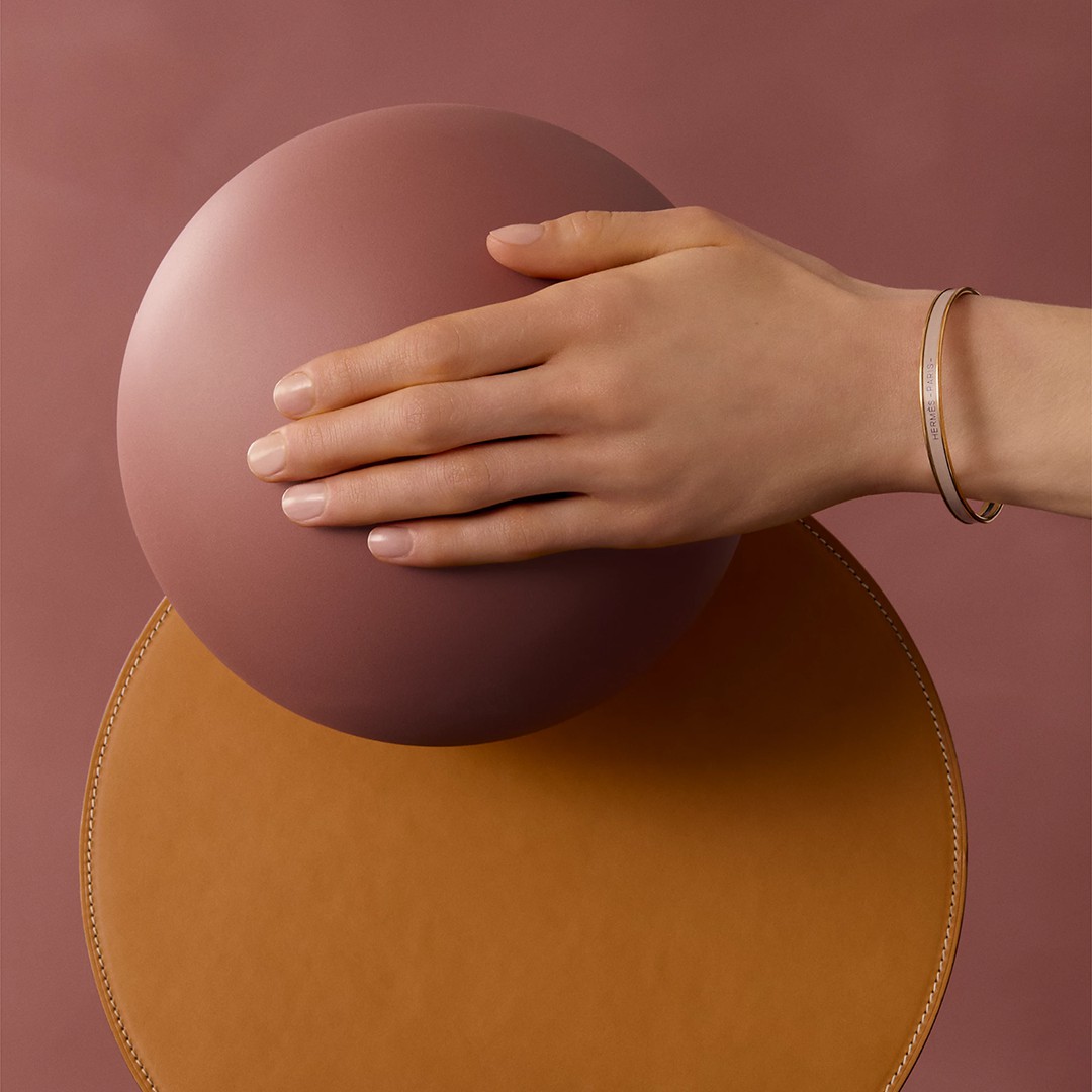 Hermes Uni Bangle Extra-narrow Bangle in Enamel Rose Gold Marron Glacé H240001FO1965 - Image 3