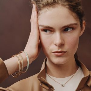 Alternative view of Hermes Uni Bangle Extra-narrow Bangle in Enamel Rose Gold Noir H240001FO0165